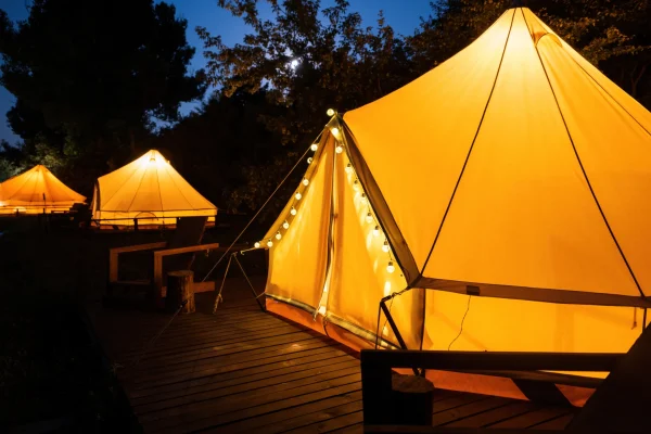 glamping-at-night-few-glowing-tents-2023-04-01-00-20-13-utc